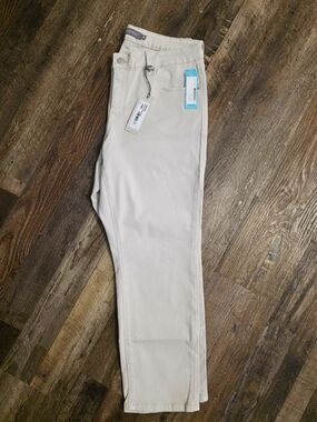 Just USA Women's Ankle Cropped Jeans in Light Beige